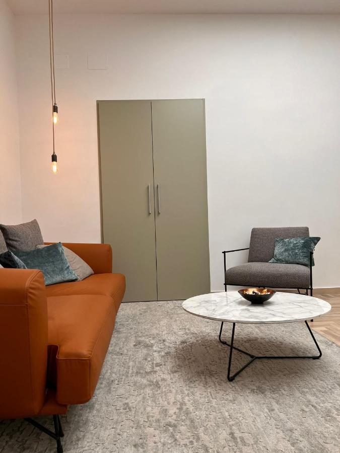 Il Picchio Di Chiaia Hotel Naples Luaran gambar