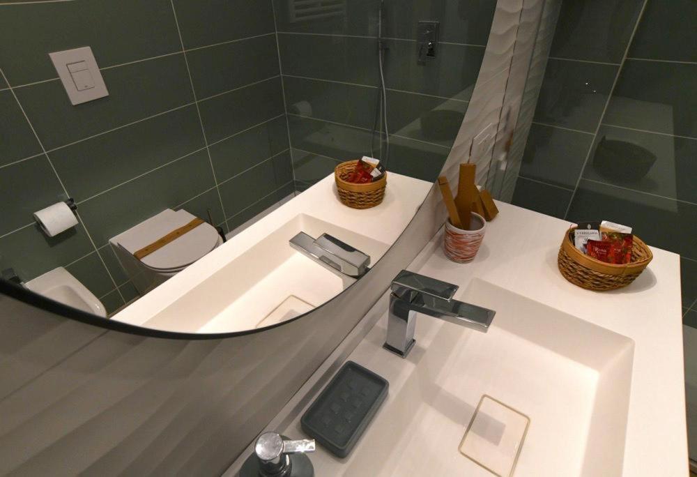 Il Picchio Di Chiaia Hotel Naples Luaran gambar