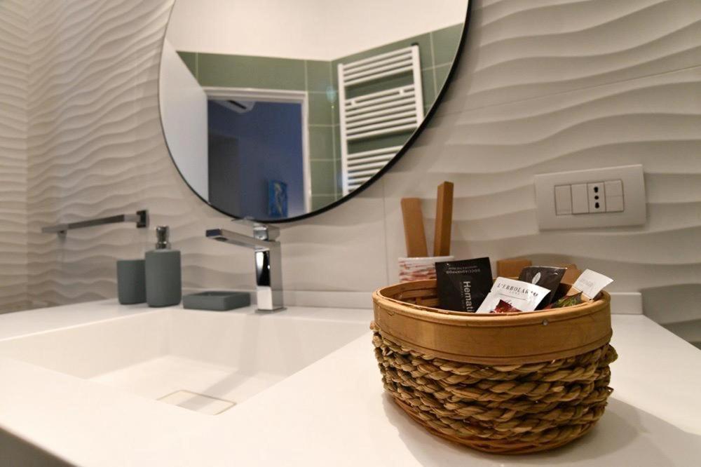 Il Picchio Di Chiaia Hotel Naples Luaran gambar